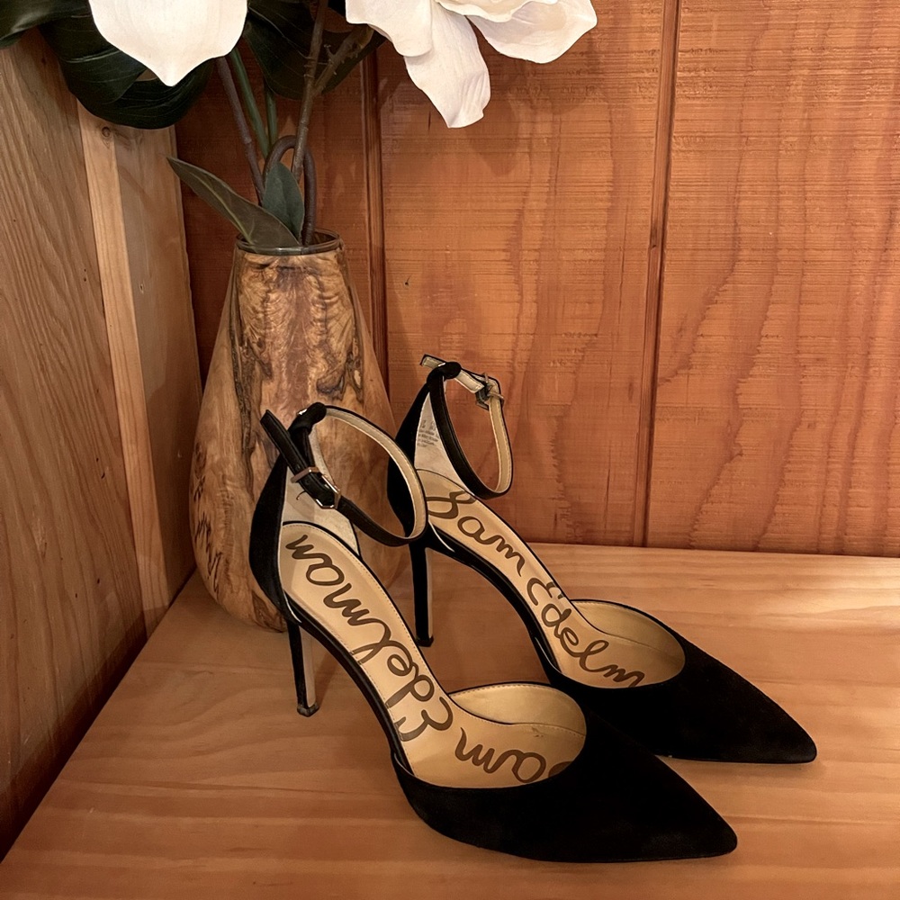 Sam Edelman ‘Harlow’ black suede heel